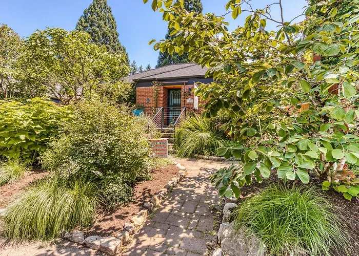 Upscale Ne Portland Guesthouse